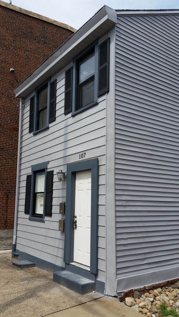 Building Photo - 107 S 16th St