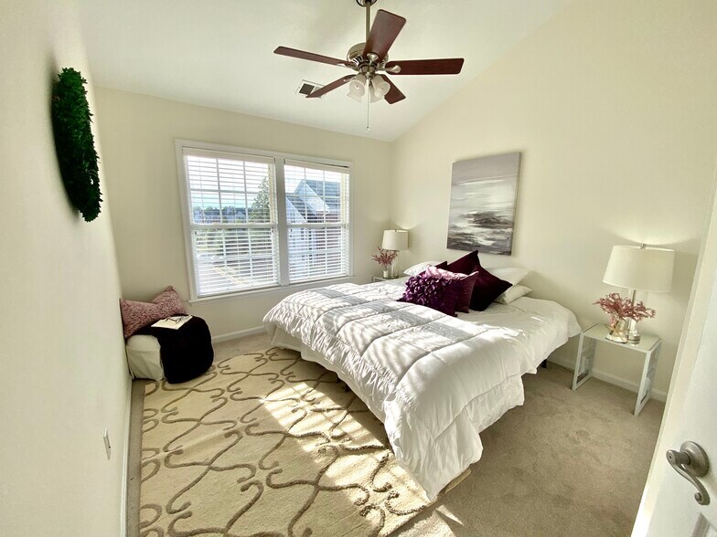 Bedroom 3 - 810 Revelstore Ter NE