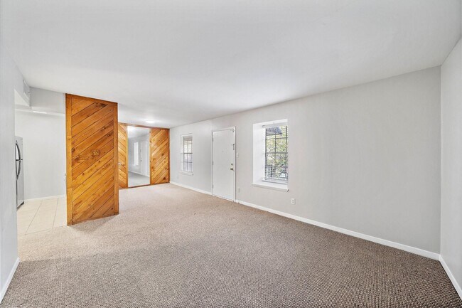 Building Photo - 9009 Gaylord Dr