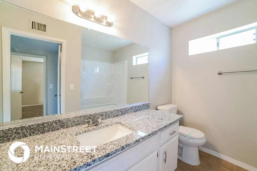 Building Photo - 10414 W Calle De Plata