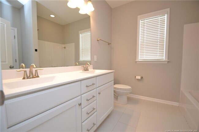 Building Photo - 977 Bristol Bridge Dr