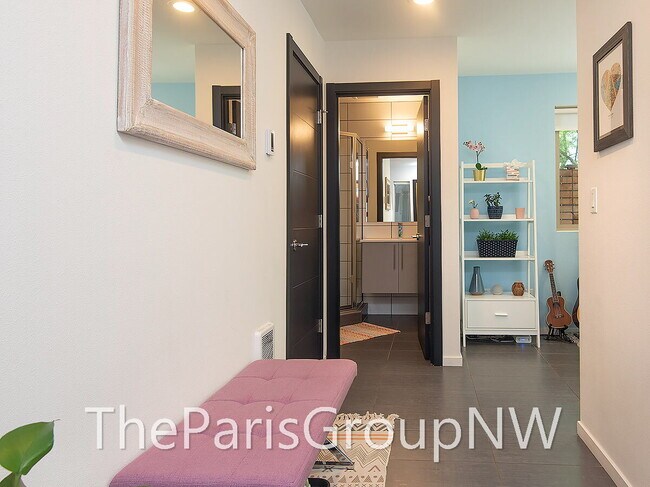 Building Photo - Stunning Mod 3BR+Den, 3.5BA Townhome * XL Roof Deck *A/C ++