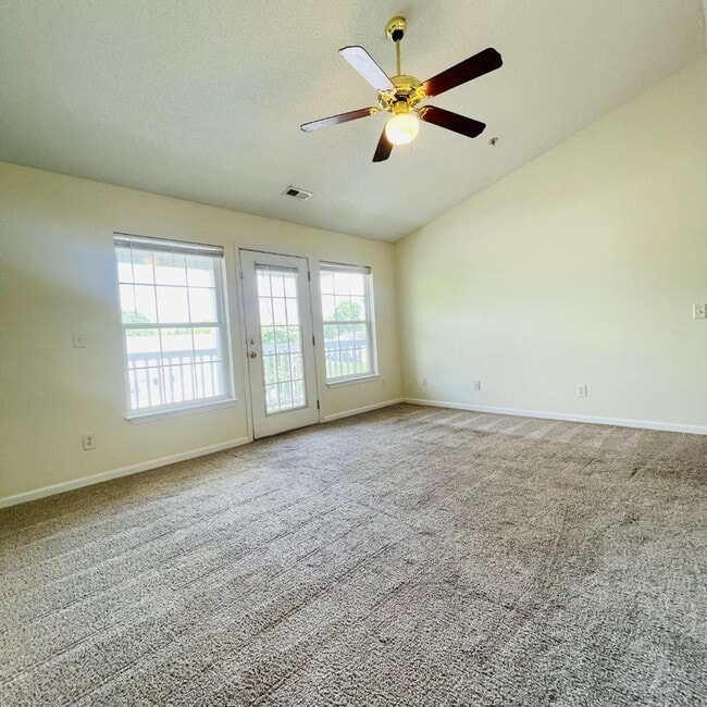 Building Photo - 903 Hanahan Ct