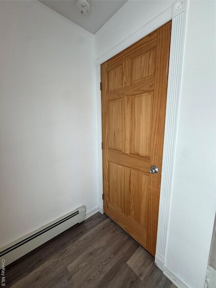 Building Photo - 24 St James Pl