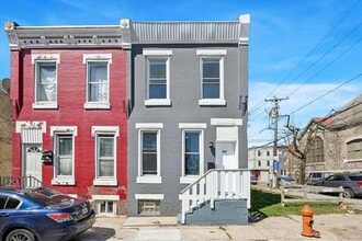 Building Photo - 2BR/3BA House | Updated Kitchen | Low Upfront Cost