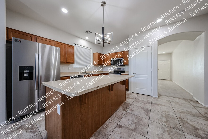 Building Photo - 44388 W Oster Dr