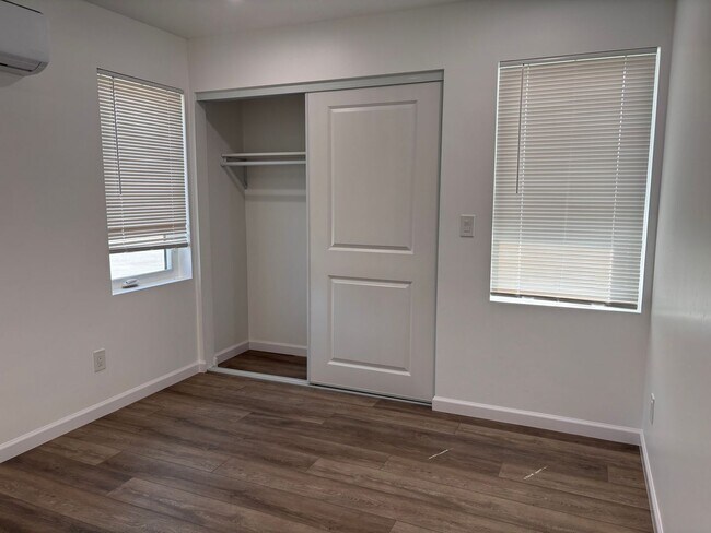 Building Photo - 2 bedrooms 2 baths home FOR RENT