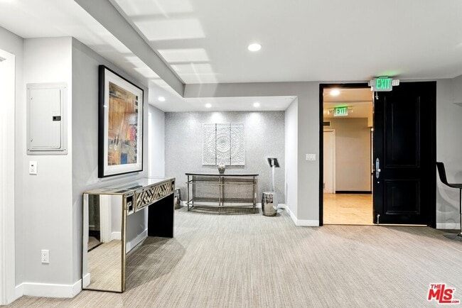 Building Photo - 1155 N La Cienega Blvd
