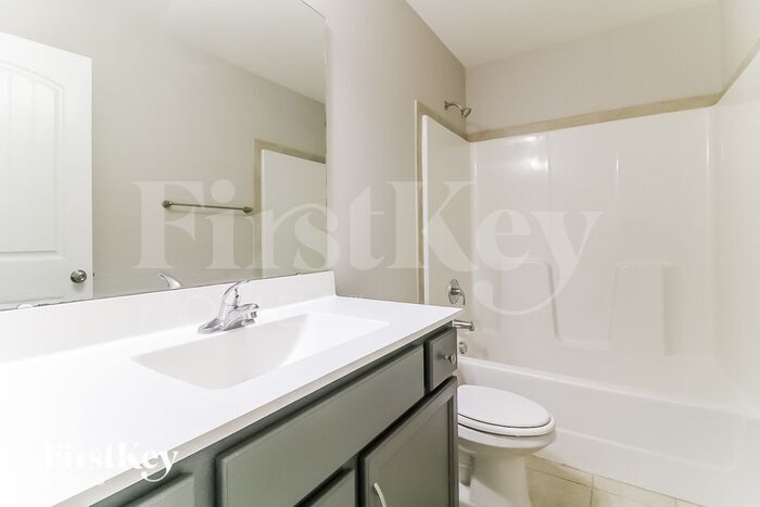 Building Photo - 157 Hawkesburg Dr