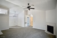 Building Photo - 733 Anne Ln