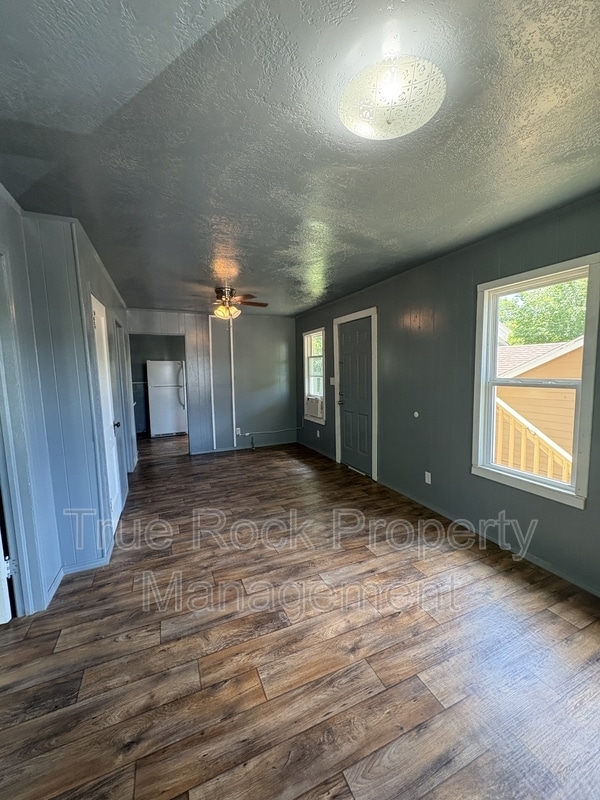 Building Photo - 522 S Stonewall Ave