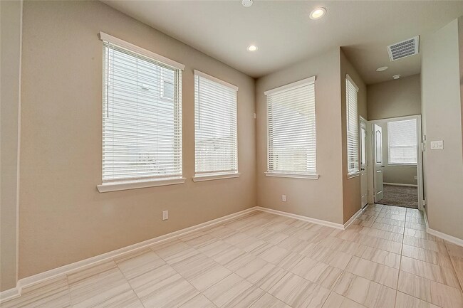 Building Photo - Beautiful Move-In Ready Home in Missouri City