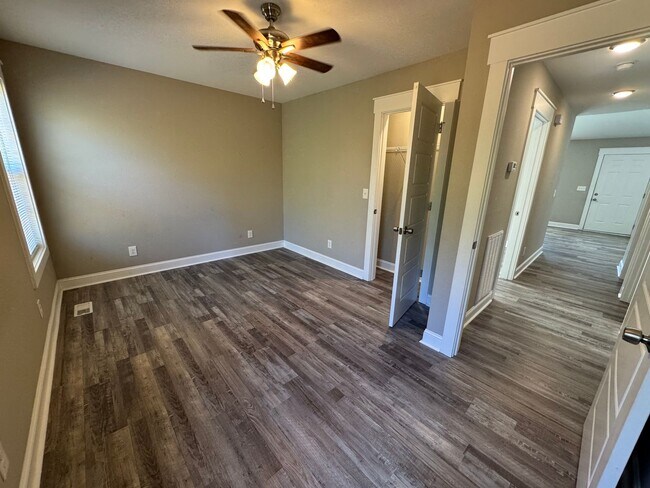 Building Photo - 310 N Varnell Rd