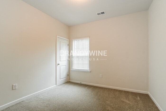 Building Photo - 204 Franklin Ave NW