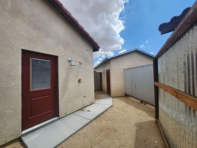 Building Photo - 6615 National Park Dr
