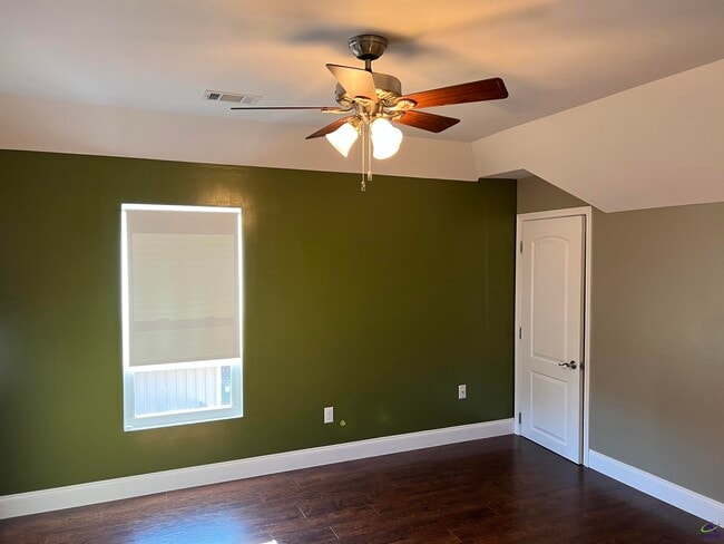 Building Photo - 108 Wilkes Ct