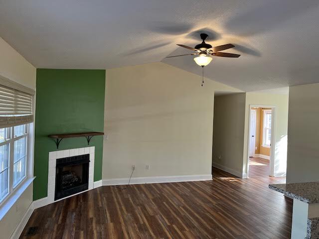 Building Photo - 825 9th Ave W