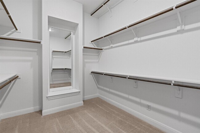 Building Photo - 2328 Lucky Ln