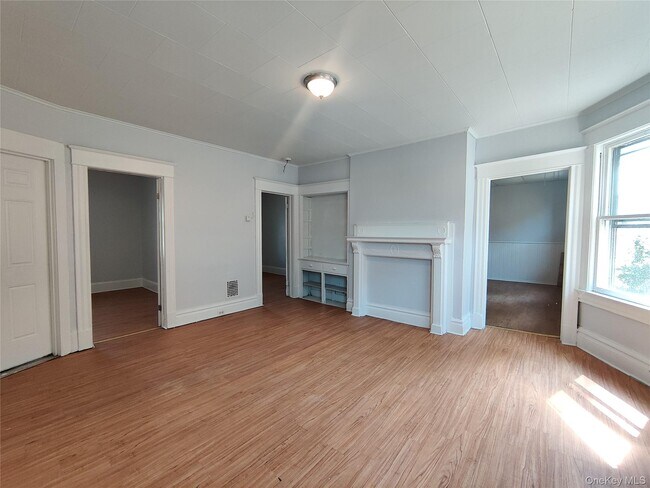 Building Photo - 85 N Hamilton St