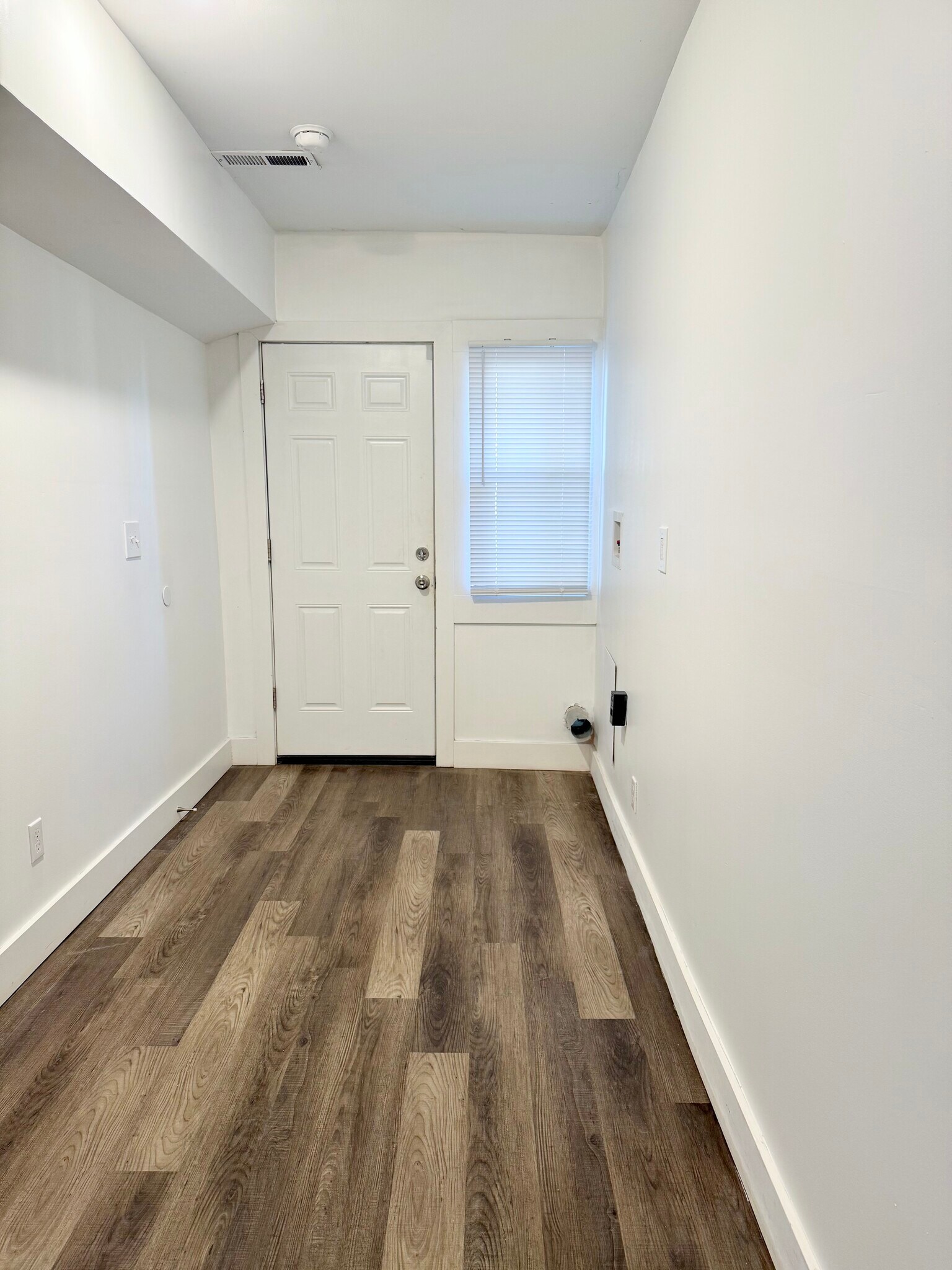 Building Photo - 954 S Ohio Ave