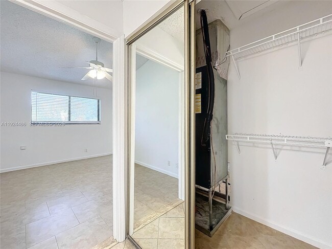 Building Photo - 20 Vía De Casas Sur