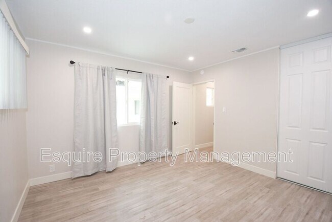 Building Photo - 522 N 12th St