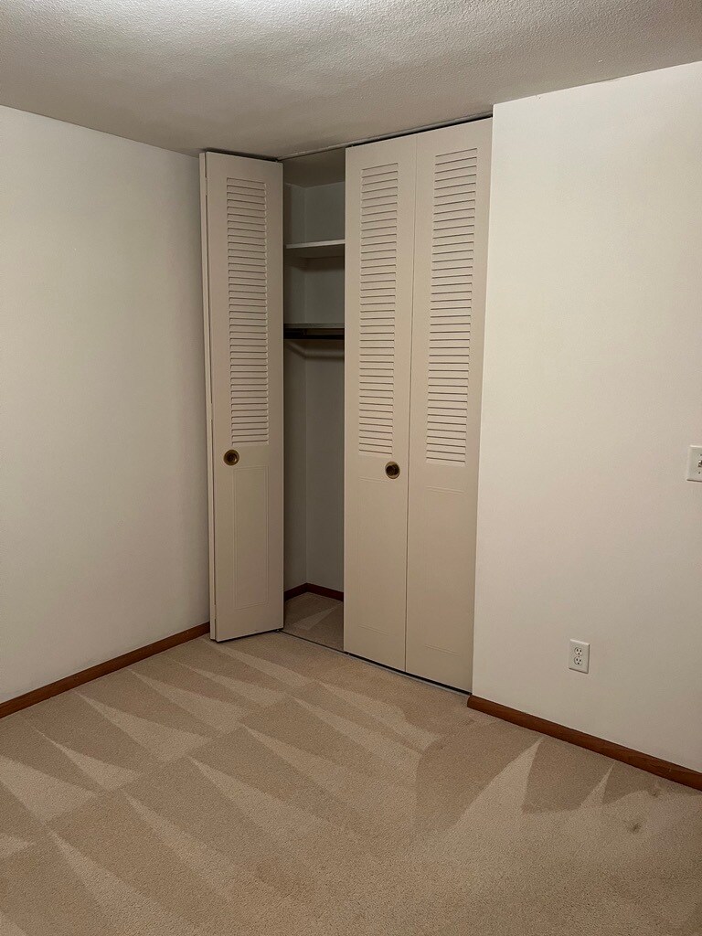 Office storage - 529 17th Ave N