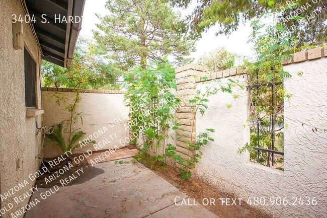Building Photo - 3404 S Hardy Dr