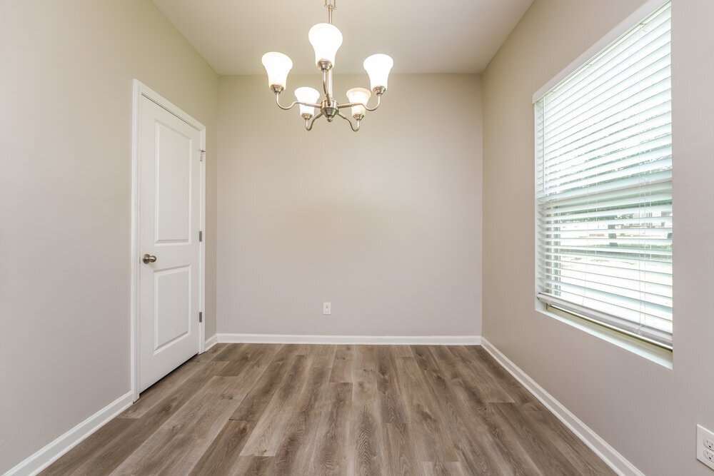 Building Photo - 3517 Mica Cir SE