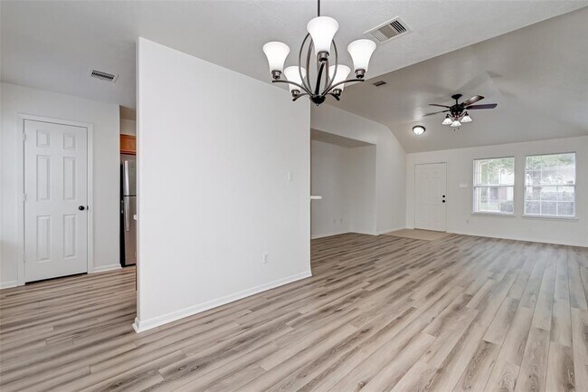 Building Photo - 6030 Shining Leaf Ct