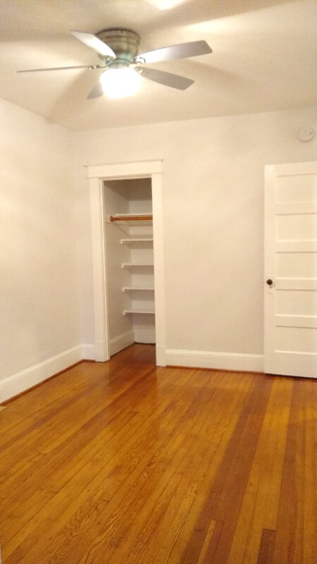 Building Photo - 1121 Oates St NE