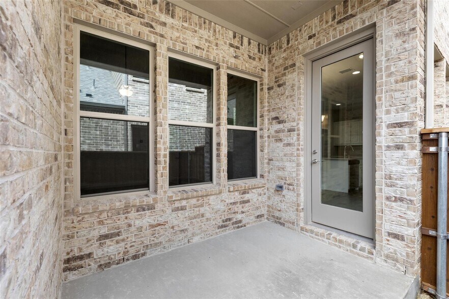 Building Photo - 1517 Pirene Aly