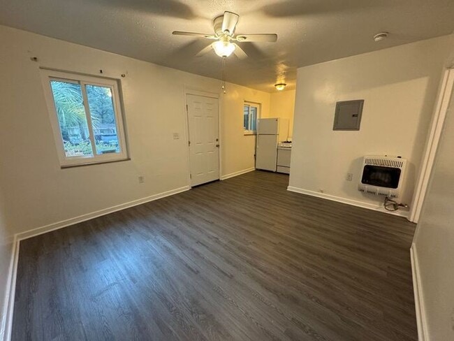 Building Photo - Pensacola - Warrington - 1 Bedroom, 1 Bathroom