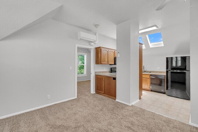 Building Photo - 4910 Jurupa Ave