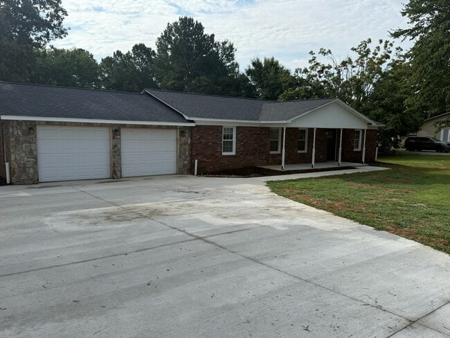 Primary Photo - 1296 Buffalo Shoals Rd