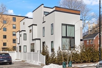 Building Photo - 2 Soden St