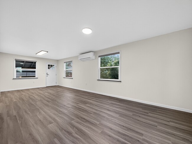 Building Photo - 12705 Evanston Ave N