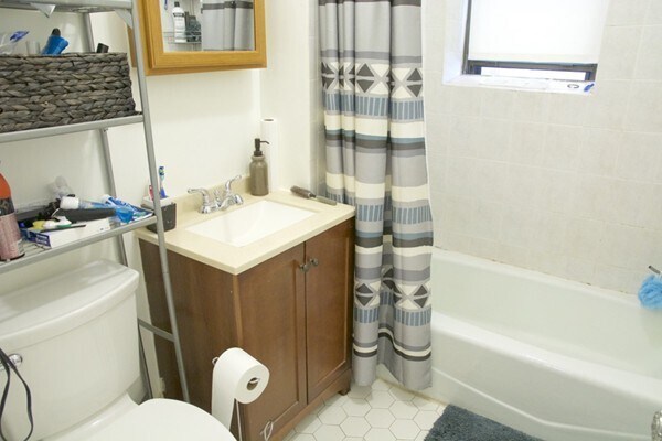 Building Photo - 447 Park Dr