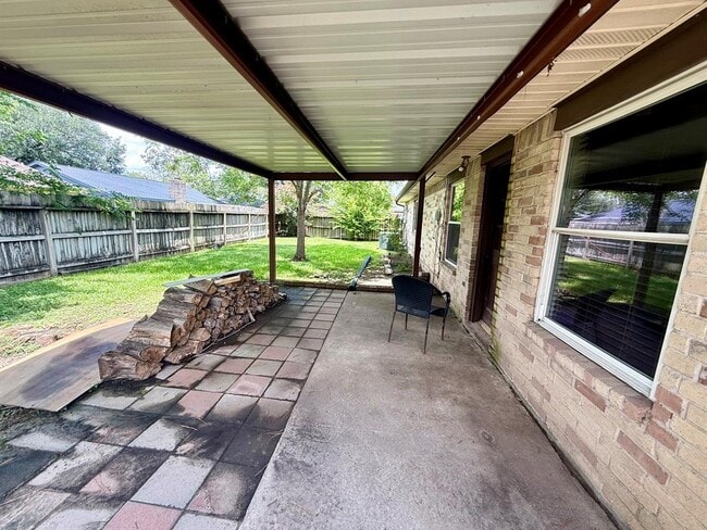 Building Photo - 9407 Pinole Ln