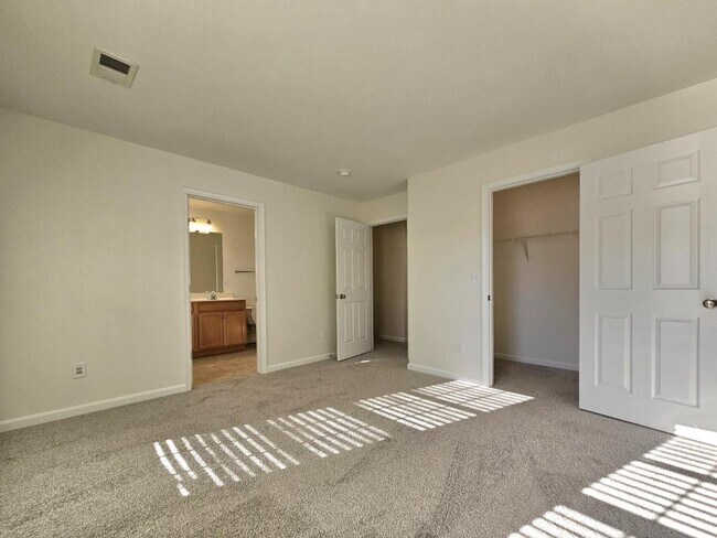 Building Photo - 15334 Elizabeth Burbage Loop