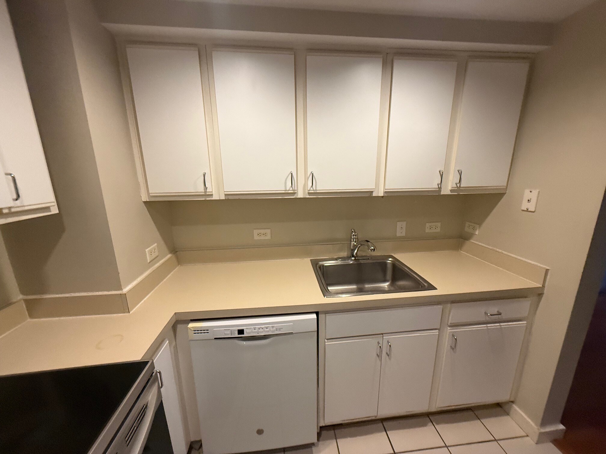 Building Photo - 535 Commonwealth Ave