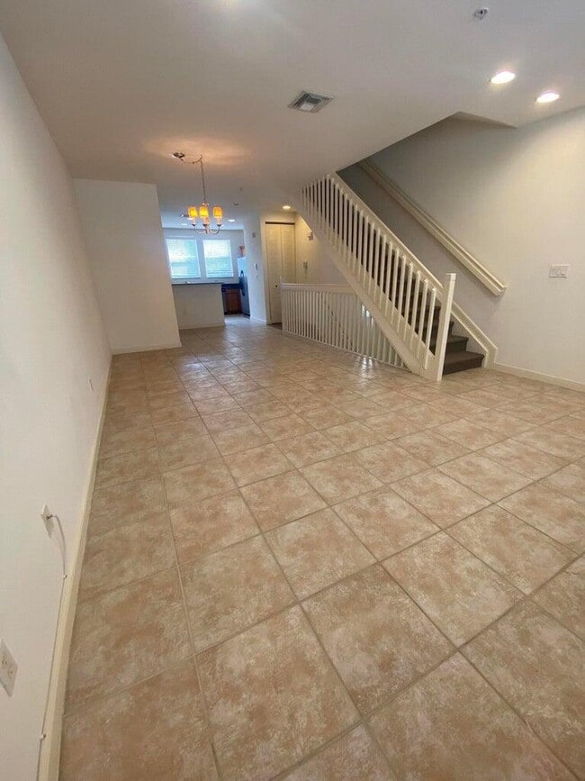 Building Photo - 410 Amador Ln