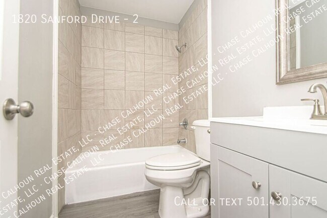 Building Photo - 1820 Sanford Dr