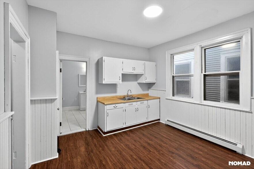 Building Photo - 235 Potomac Ave
