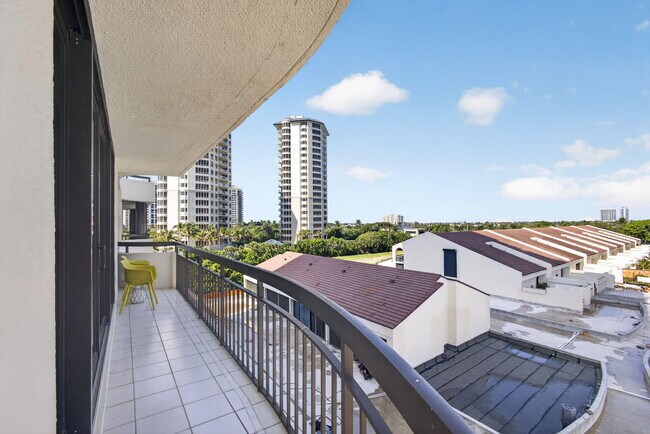 Building Photo - 4000 N Ocean Dr