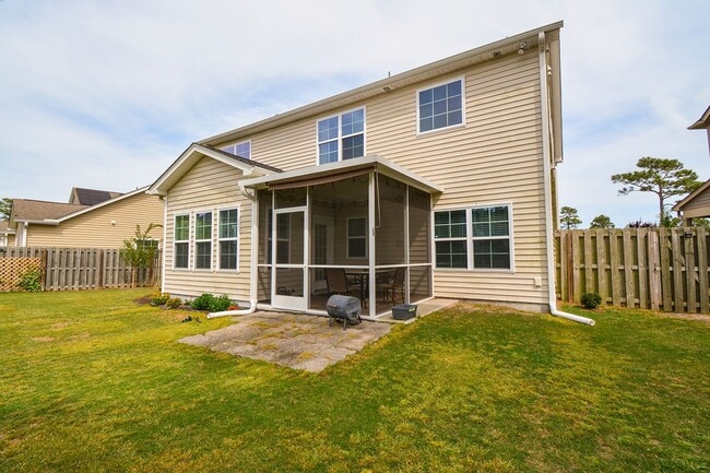 Building Photo - Gorgeous 5 Bedroom Home in Neighborhoods of Holly Ridge