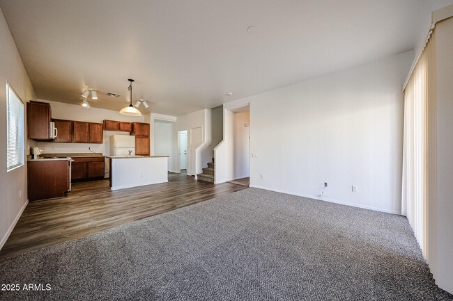 Building Photo - 5318 W Shumway Farm Rd