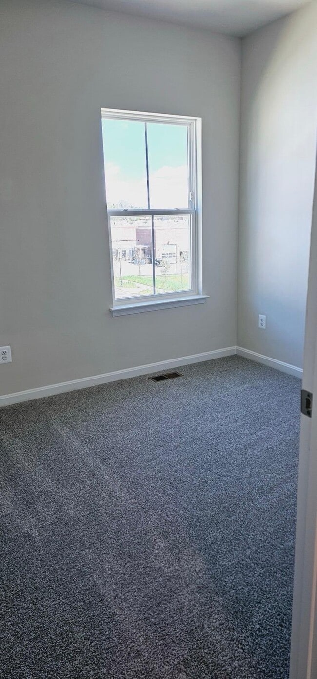 Building Photo - 2550 Hopton Ln