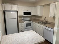 Building Photo - Large Completely Renovated Luxury Condo For Rent at 1664 Brownstone Blvd, Toledo Oh 43614