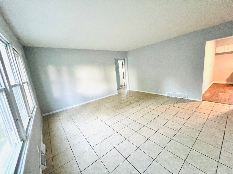 Building Photo - 5816 N 62nd St